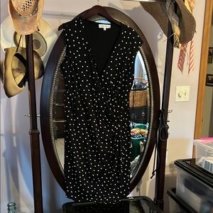 Jones Studio Black and White Sheath Midi Dress V-Neck